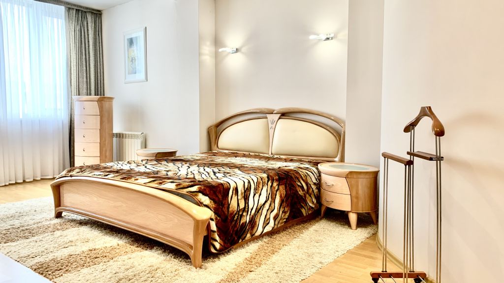 Аренда 4-комнатной квартиры, Самара, Венцека,  1