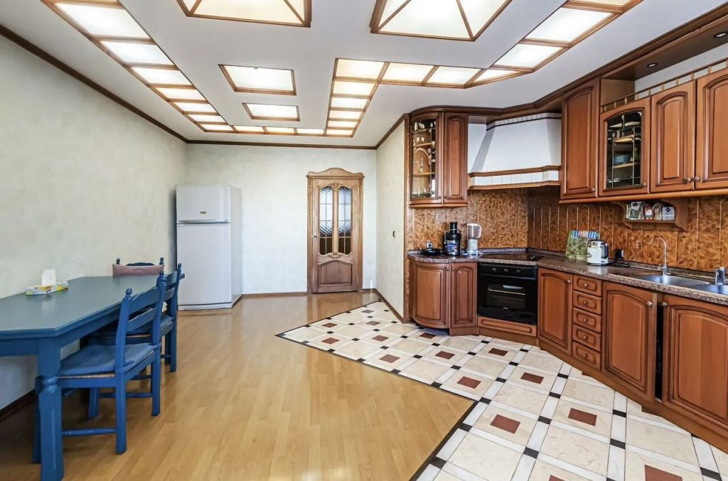 Аренда 4-комнатной квартиры, Самара, Братьев Коростелевых,  142