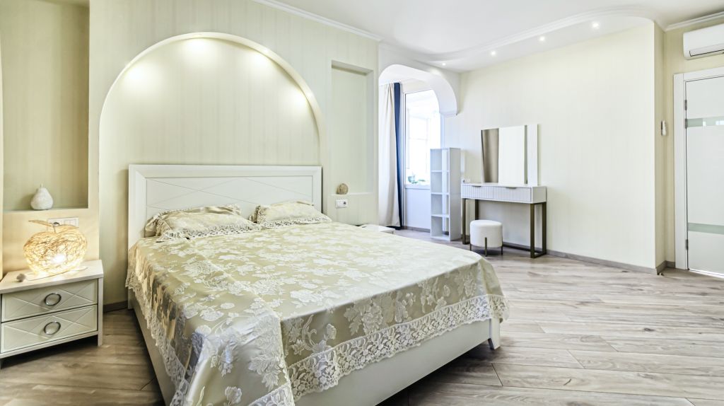 Аренда 4-комнатной квартиры, Самара, Чапаевская,  205