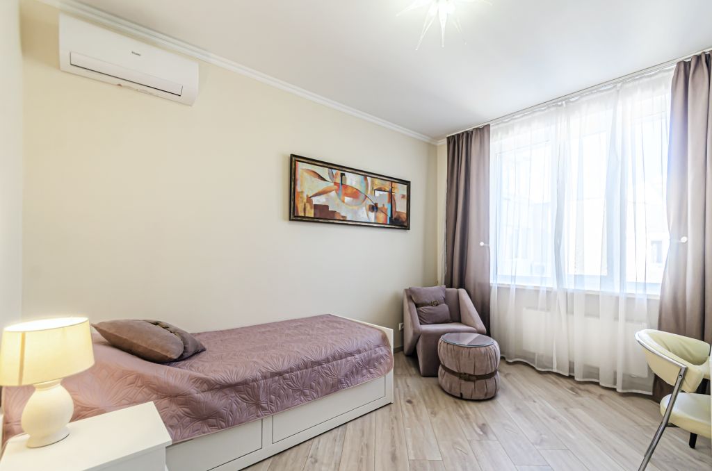 Аренда 4-комнатной квартиры, Самара, Чапаевская,  205