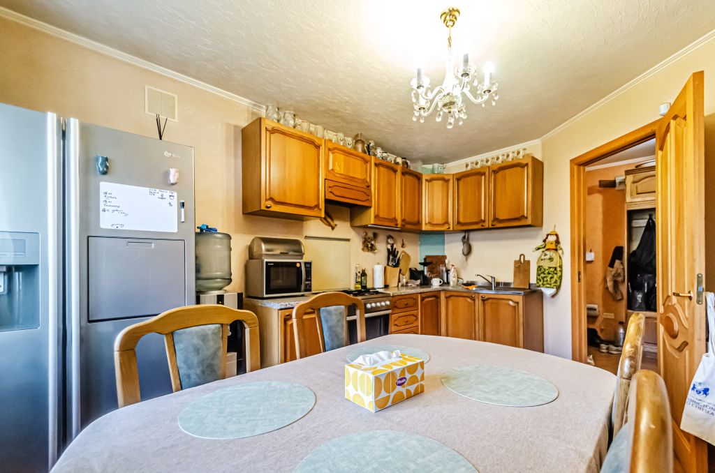 Продажа 4-комнатной квартиры, Самара, Самарская,  268