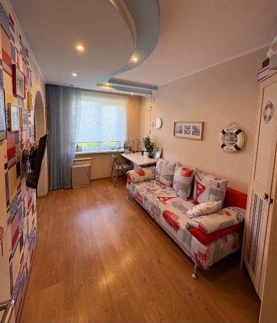 Продажа 4-комнатной квартиры, Тольятти, Мира,  89