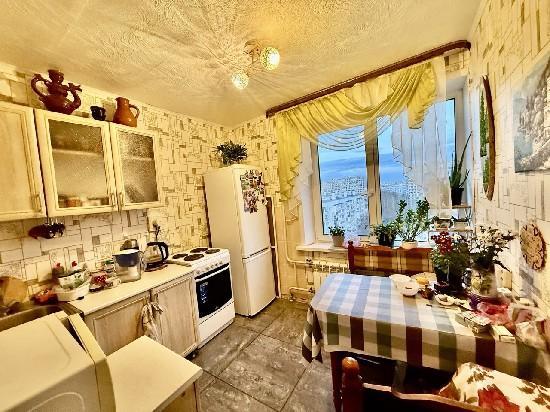 Продажа 1-комнатной квартиры, Тольятти, Луначарского б-р,  6